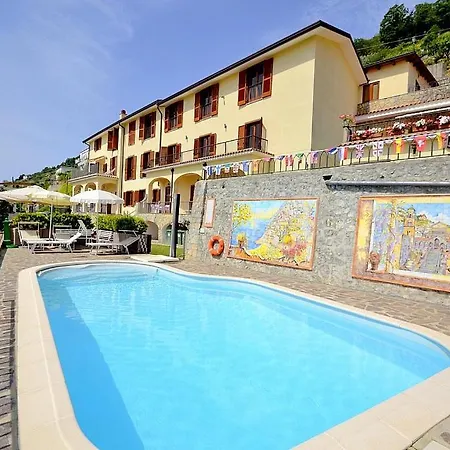 Appartement Sleeps 4 Pool Wifi